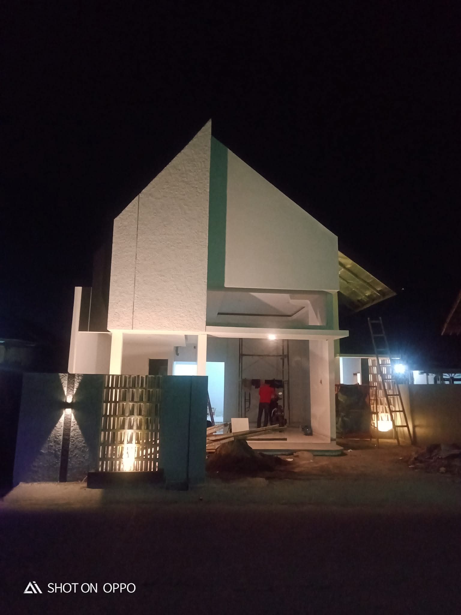 Pemasangan Kaca dan Pintu Alumunium Ruko