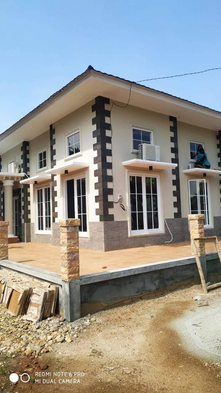 Pemasangan Kaca dan Jendela Aluminium